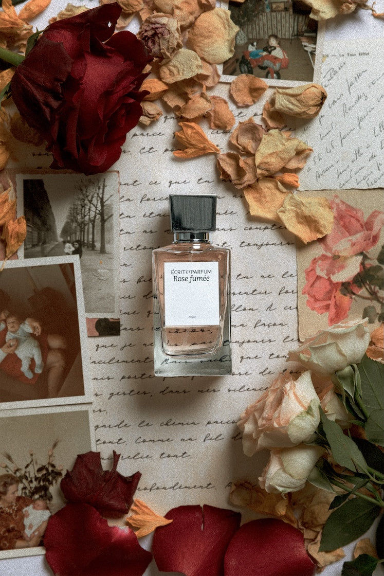 ecrit et parfum rose fumee for mother's day campaign